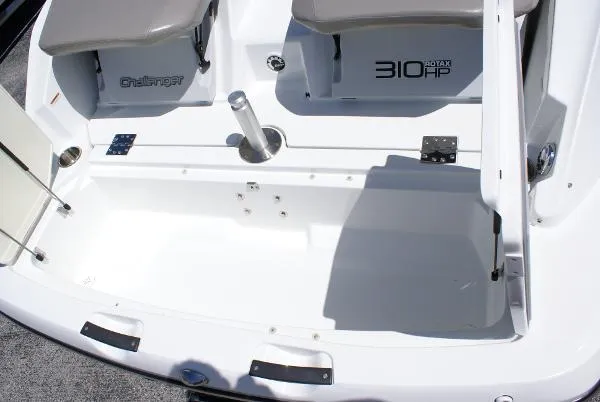 Slide: The Image of Sea-Doo 210 Challenger SE 2010 - 10