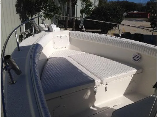 Slide: The Image of Robalo 2620 Center Console 2001 - 2