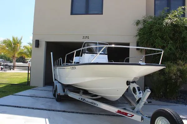 Slide: The Image of Boston Whaler 190 Montauk 2014 - 1
