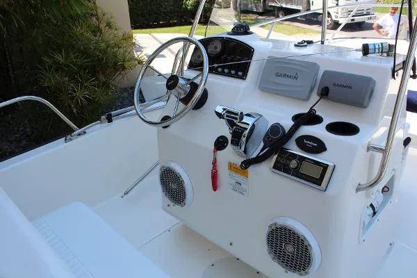 Slide: The Image of Boston Whaler 190 Montauk 2014 - 2
