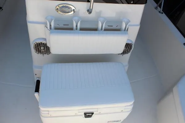 Slide: The Image of Boston Whaler 190 Montauk 2014 - 6