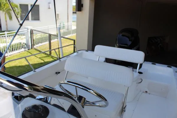 Slide: The Image of Boston Whaler 190 Montauk 2014 - 7