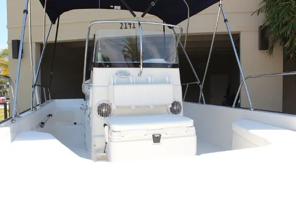 Slide: The Image of Boston Whaler 190 Montauk 2014 - 9