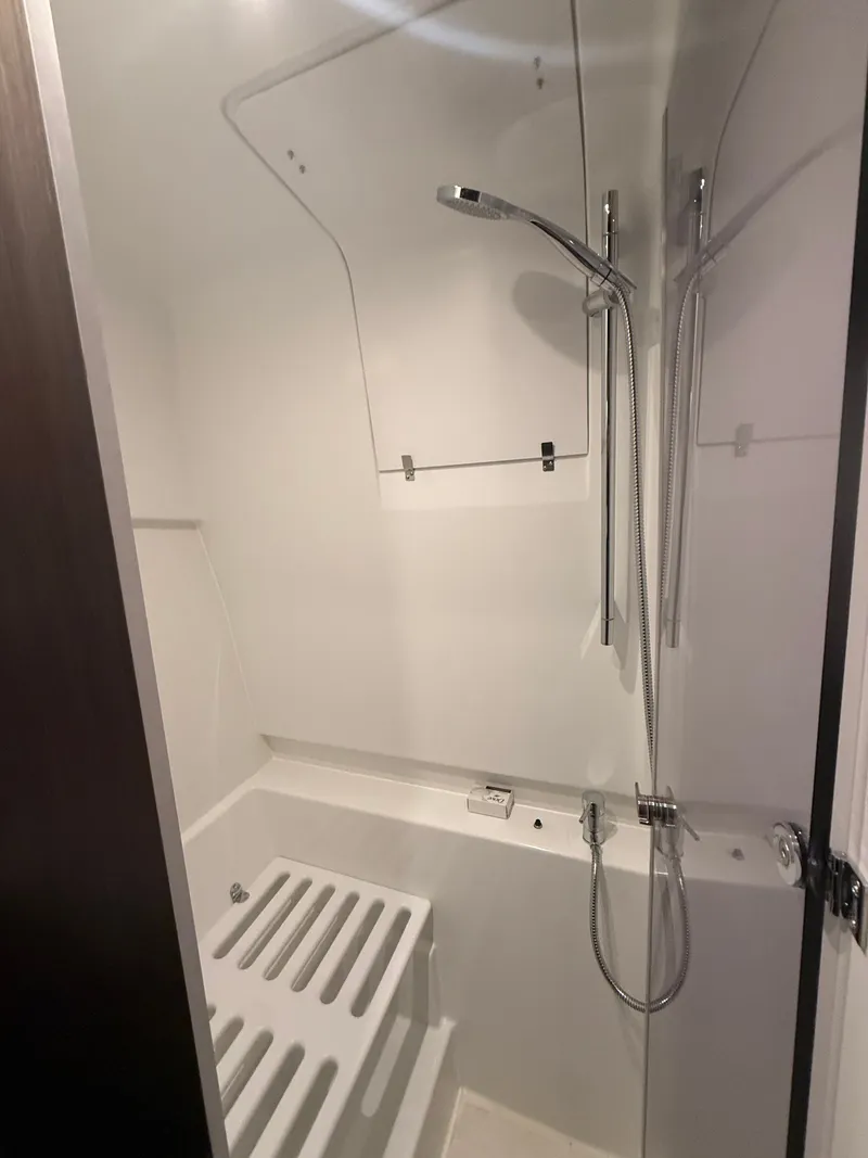 Slide: The Image of Shower in Beneteau Gran Turismo 32, 2025 model. - 17