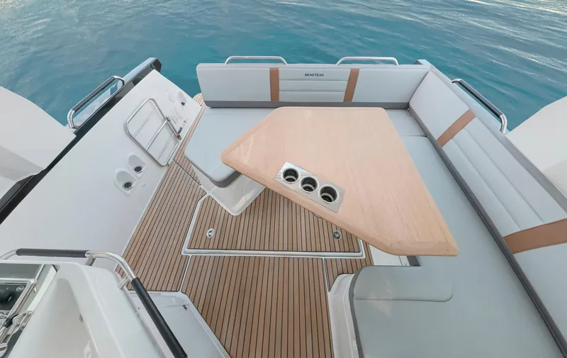 Slide: The Image of Beneteau Gran Turismo 32 2025 - 2