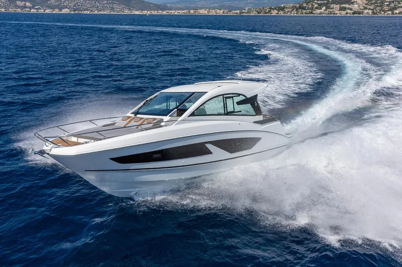 Slide: The Image of Beneteau Gran Turismo 32 2025 - 24