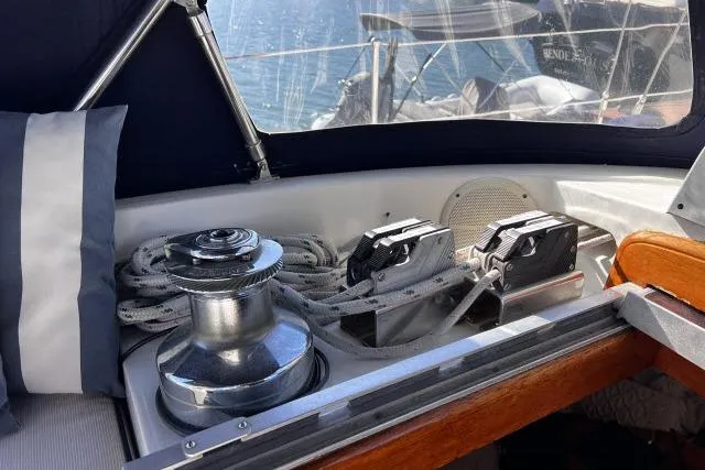 Slide: The Image of Cockpit of 1988 Hylas Custom 44 sailboat with winch and rope clutches. - 30