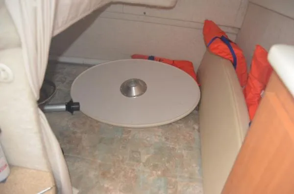Slide: The Image of Bayliner 2655 Ciera 2001 - 10