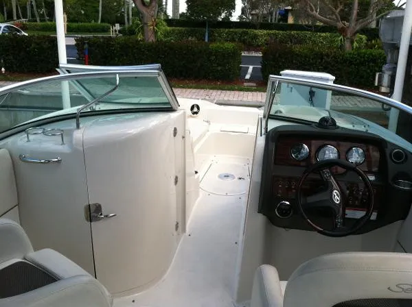 Slide: The Image of Sea Ray 260 Sundeck 2008 - 3