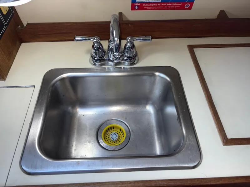 Slide: The Image of O'Day 28 1985 - 12