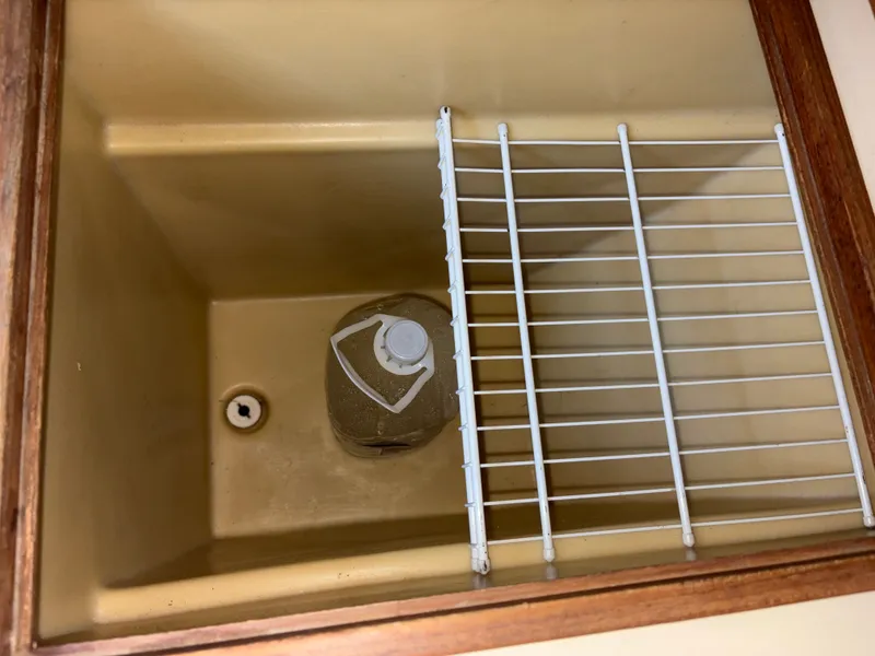 Slide: The Image of O'Day 28 1985 - 13