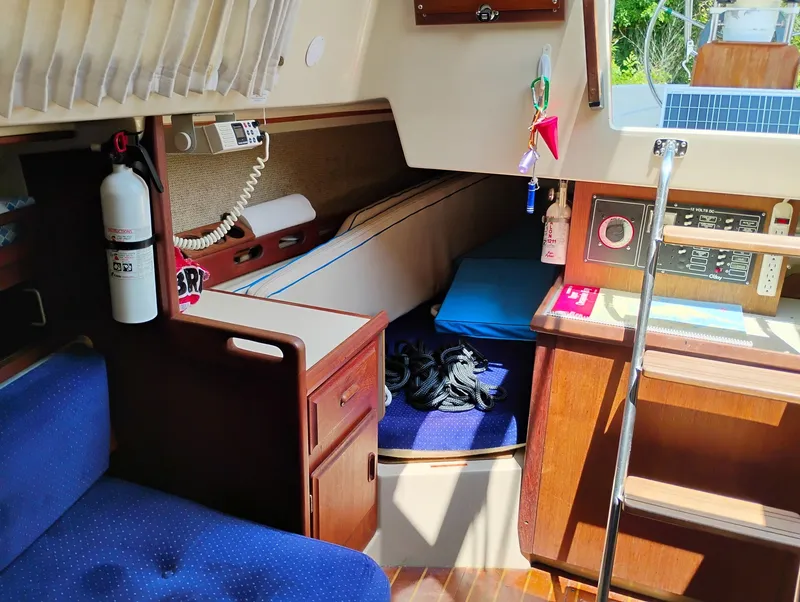 Slide: The Image of O'Day 28 1985 - 21