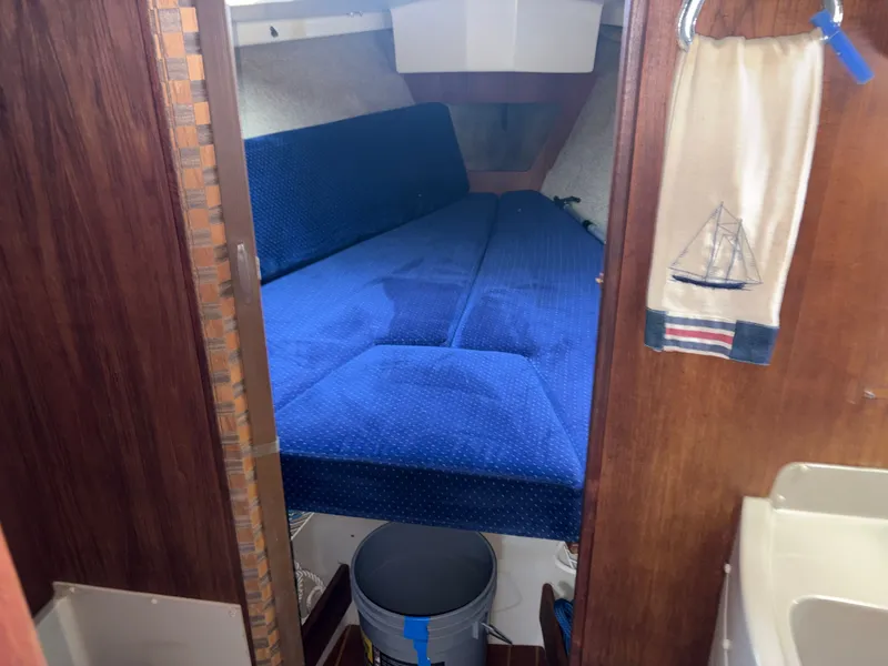 Slide: The Image of O'Day 28 1985 - 23