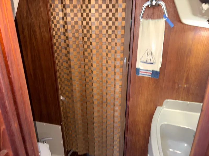 Slide: The Image of O'Day 28 1985 - 24