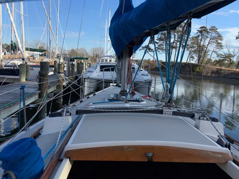 Slide: The Image of O'Day 28 1985 - 37