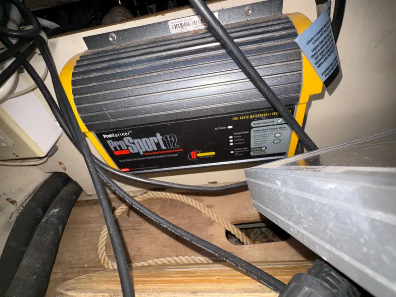 Slide: The Image of O'Day 28 1985 - 44