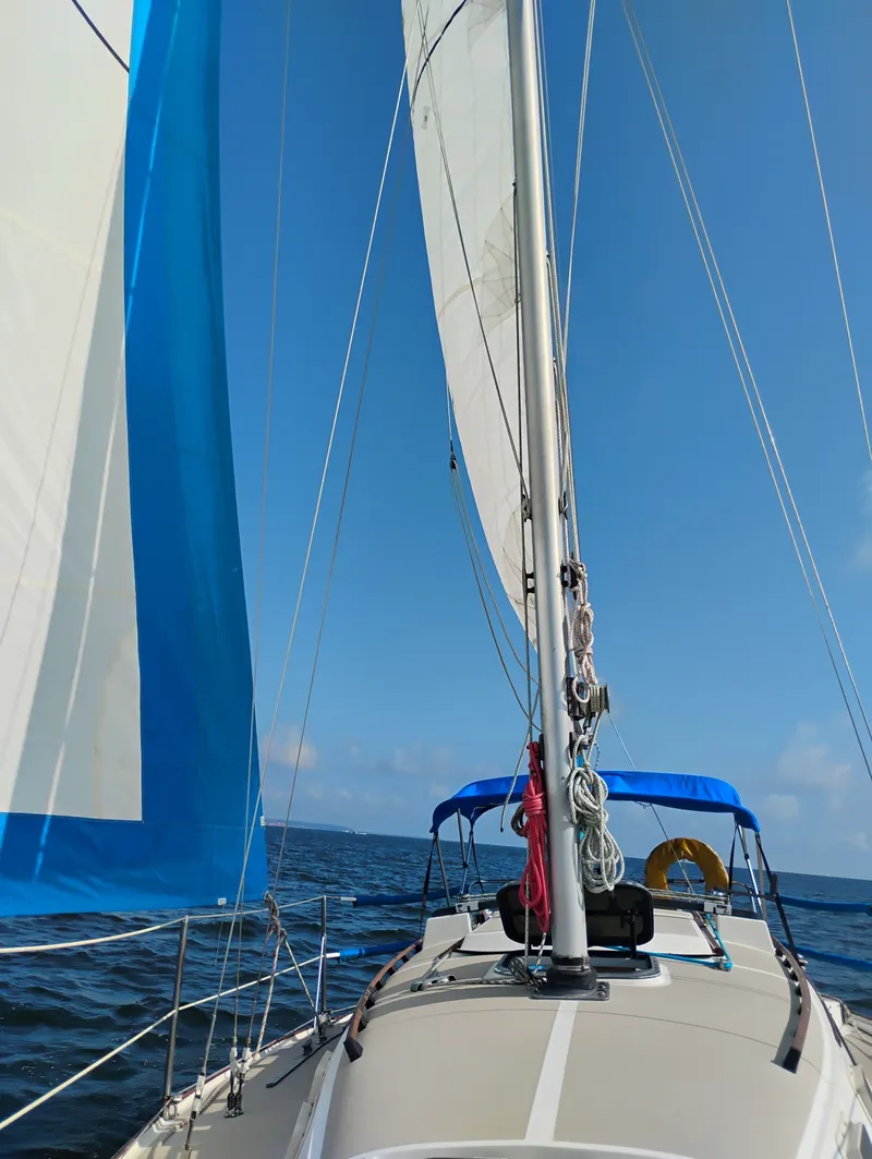 Slide: The Image of O'Day 28 1985 - 8