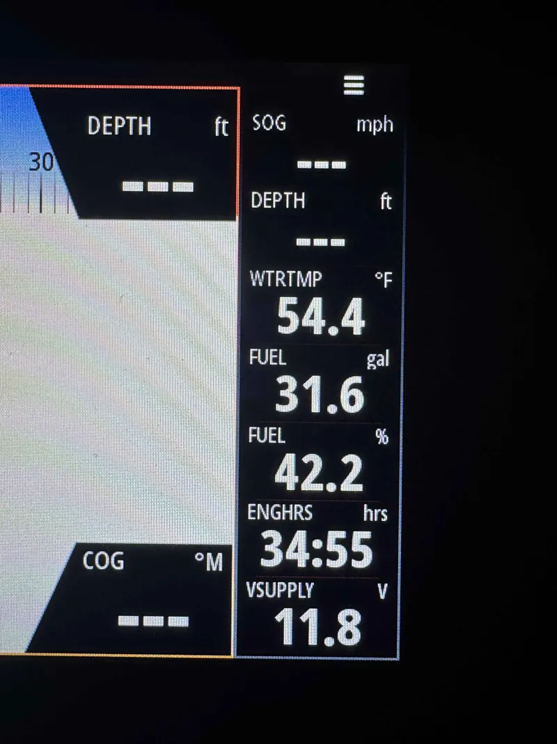 Slide: The Image of Sea Ray 250 SLX 2022 - 16