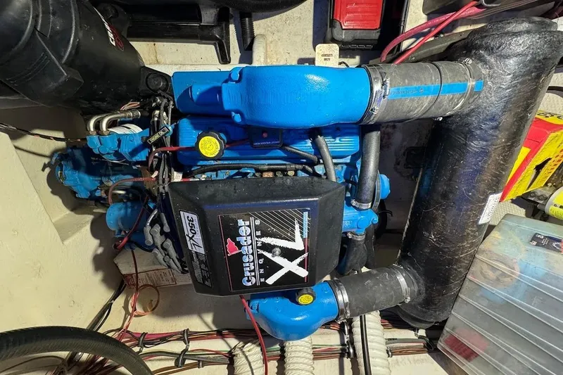 Slide: The Image of Crusader XL engine in a 1994 Harbor Master 46 boat. - 25