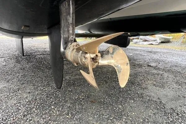 Slide: The Image of Propeller of 2023 Fountaine Pajot Isla 40 catamaran on gravel surface. - 84