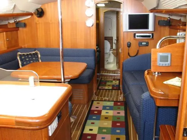 Slide: The Image of Hunter 41 Deck Salon 2005 - 1