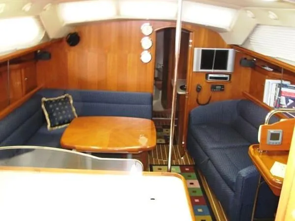 Slide: The Image of Hunter 41 Deck Salon 2005 - 2