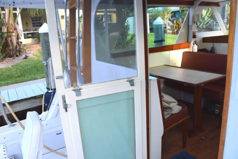 Slide: The Image of Salon door can lower window if full ventilation is wanted - 35