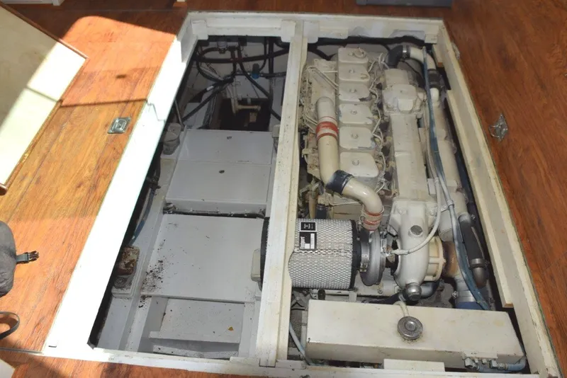 Slide: The Image of Cummins 210hp 5.9 BT new in '90 - 54