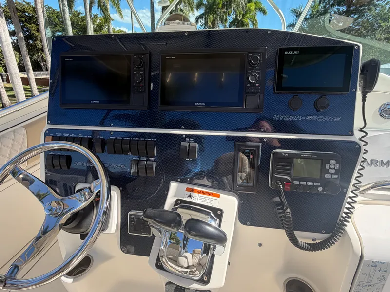 Slide: The Image of Hydra-Sports Vector 3300 VX 2005 - 14