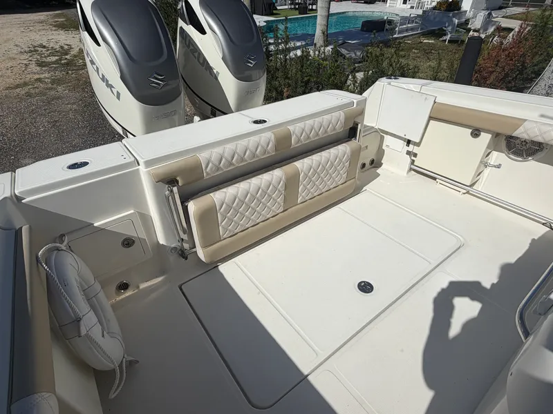 Slide: The Image of Hydra-Sports Vector 3300 VX 2005 - 15