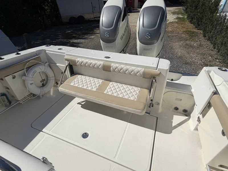 Slide: The Image of Hydra-Sports Vector 3300 VX 2005 - 16