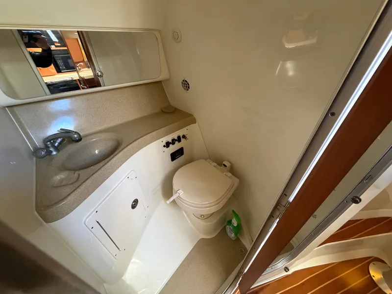 Slide: The Image of Hydra-Sports Vector 3300 VX 2005 - 24