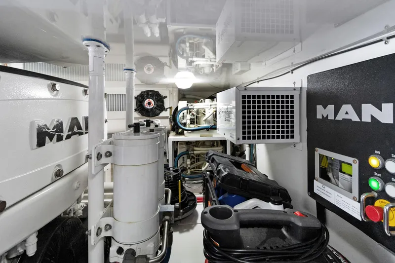 Slide: The Image of Engine room forward shelf facing port - 40