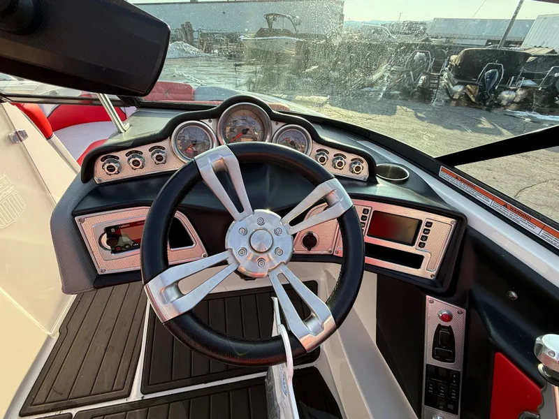 Slide: The Image of MasterCraft X2 2016 - 13