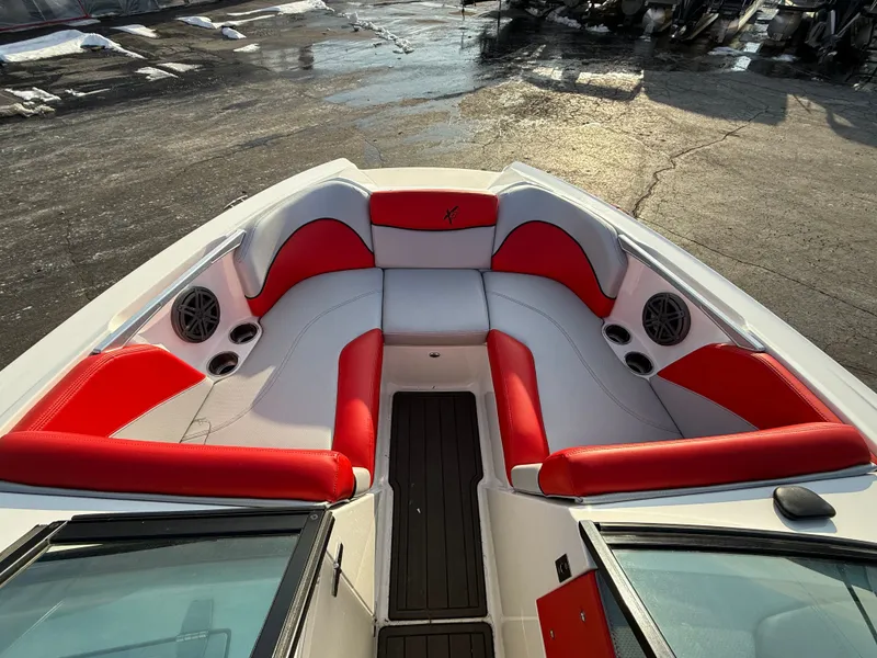Slide: The Image of MasterCraft X2 2016 - 16