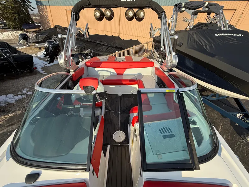 Slide: The Image of MasterCraft X2 2016 - 19