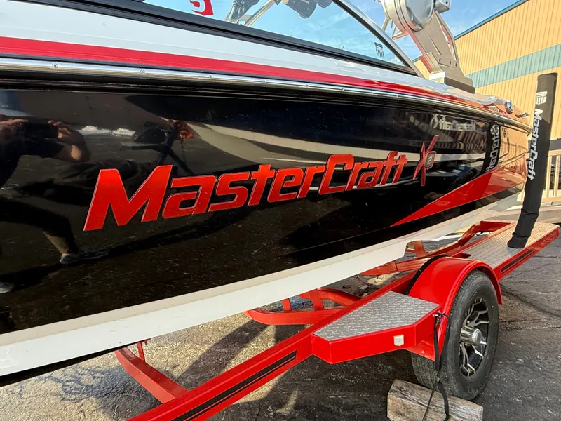 Slide: The Image of MasterCraft X2 2016 - 2