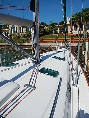 Slide: The Image of Beneteau 411 (Two Staterooms) 2001 - 6