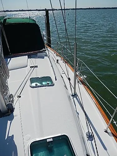 Slide: The Image of Beneteau 411 (Two Staterooms) 2001 - 7
