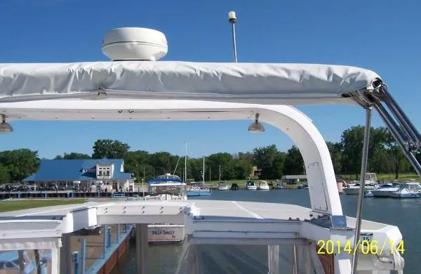 Slide: The Image of Marine Trader 38 Tradewinds Sundeck 1986 - 7