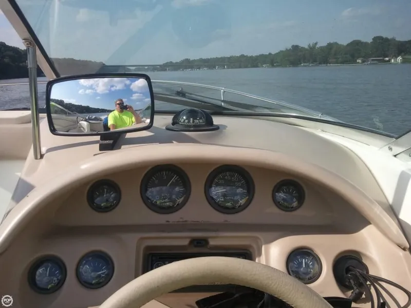 Slide: The Image of Sea Ray 220 Overnighter Select 1995 - 10