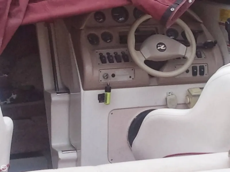 Slide: The Image of Sea Ray 220 Overnighter Select 1995 - 4