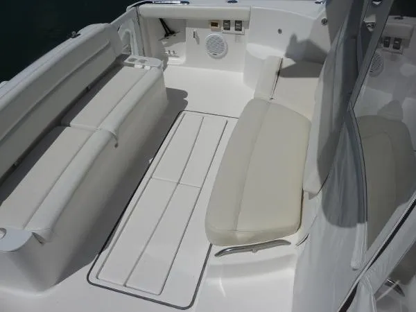 Slide: The Image of Tiara 4400 Sovran 2003 - 8