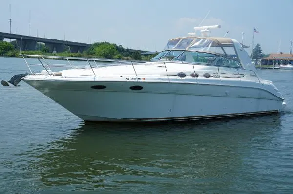 Slide: The Image of Sea Ray 370 Sundancer 1998 - 10