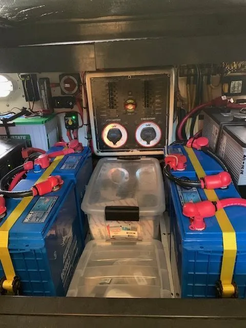 Slide: The Image of Mainship 400 Trawler 2004 - 17