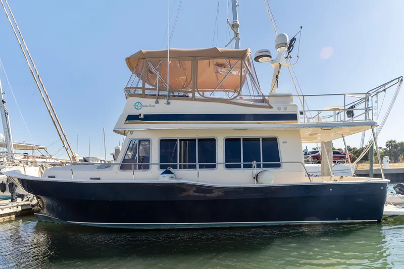 Slide: The Image of Mainship 400 Trawler 2004 - 2