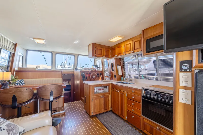 Slide: The Image of Mainship 400 Trawler 2004 - 20