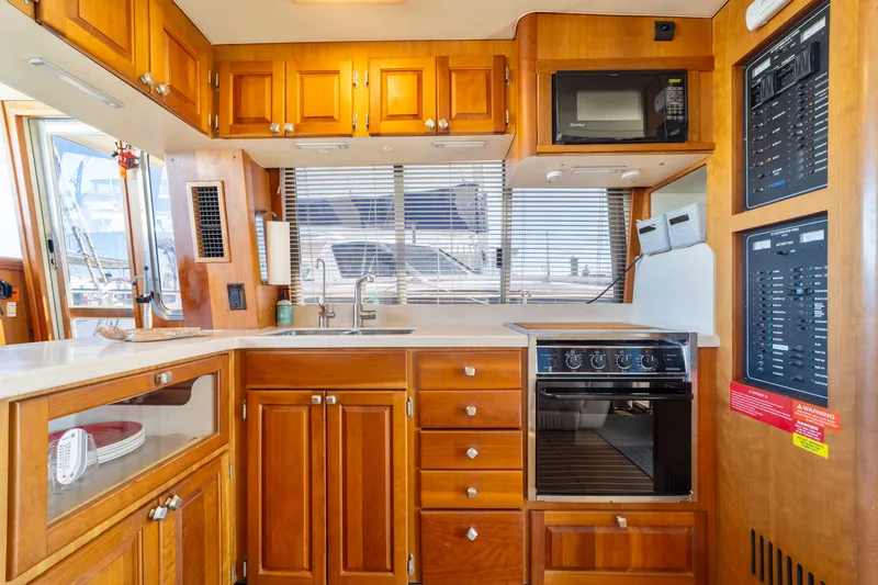 Slide: The Image of Mainship 400 Trawler 2004 - 22