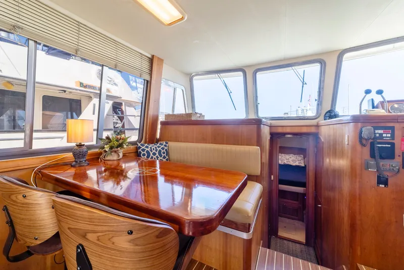 Slide: The Image of Mainship 400 Trawler 2004 - 26