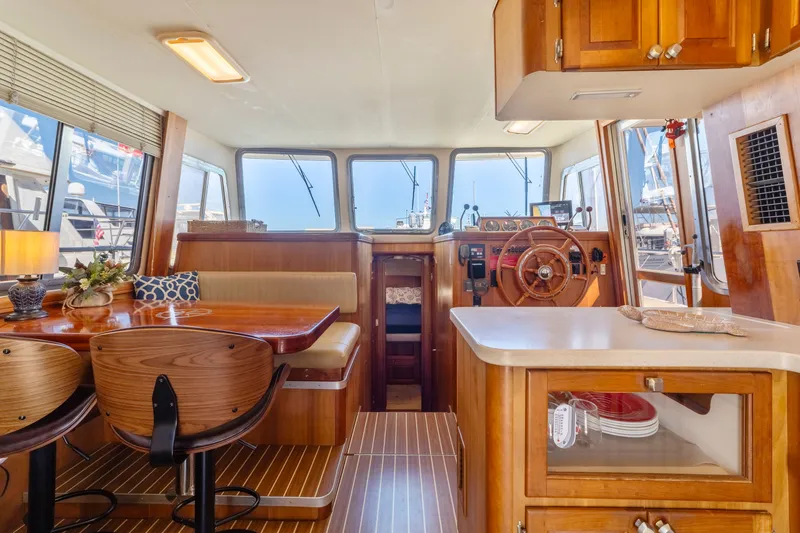 Slide: The Image of Mainship 400 Trawler 2004 - 28